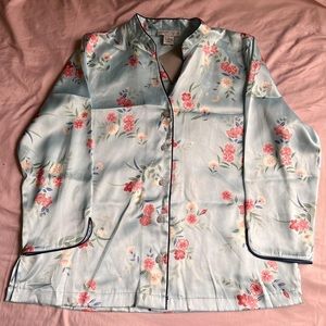 MORGAN TAYLOR INTIMATES SATIN PAJAMA TOP 🌸